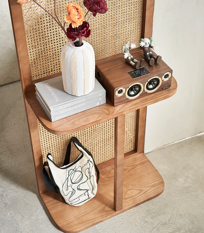 vach-ngan-dung-bang-may-phong-cach-scandinavian-voi-khung-go-1