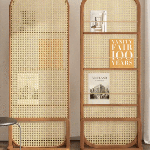 Vách ngăn kèm kệ phối mây (kèm chân)